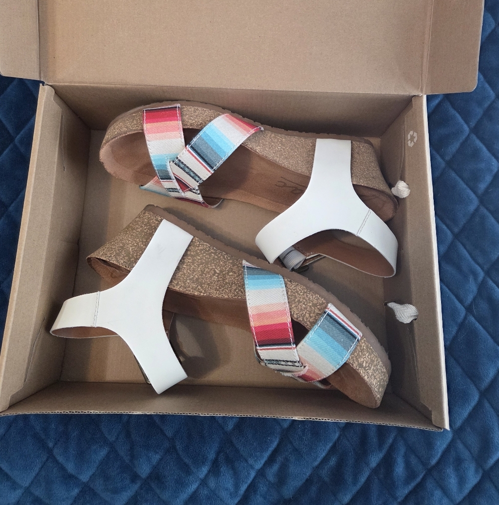 Zodiac Womens Wedge Sandals